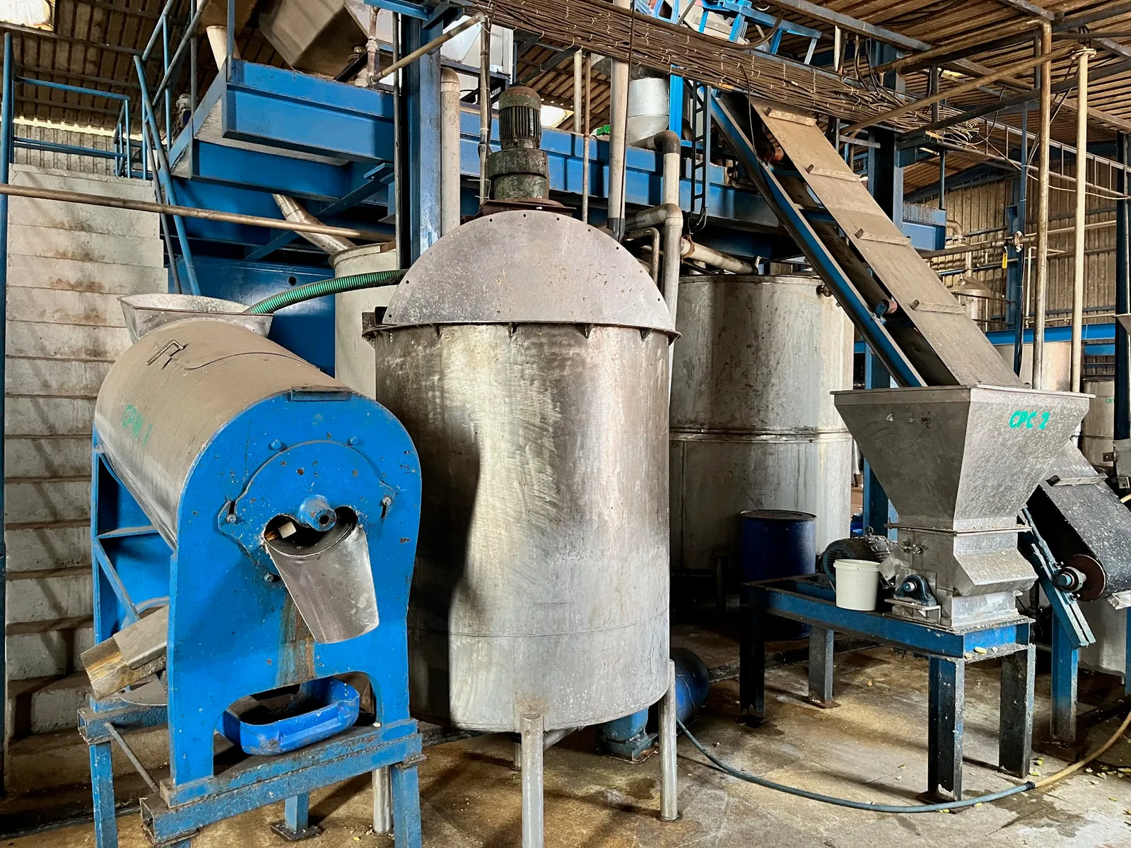 Stainless-steel lime crushing and juice extraction line