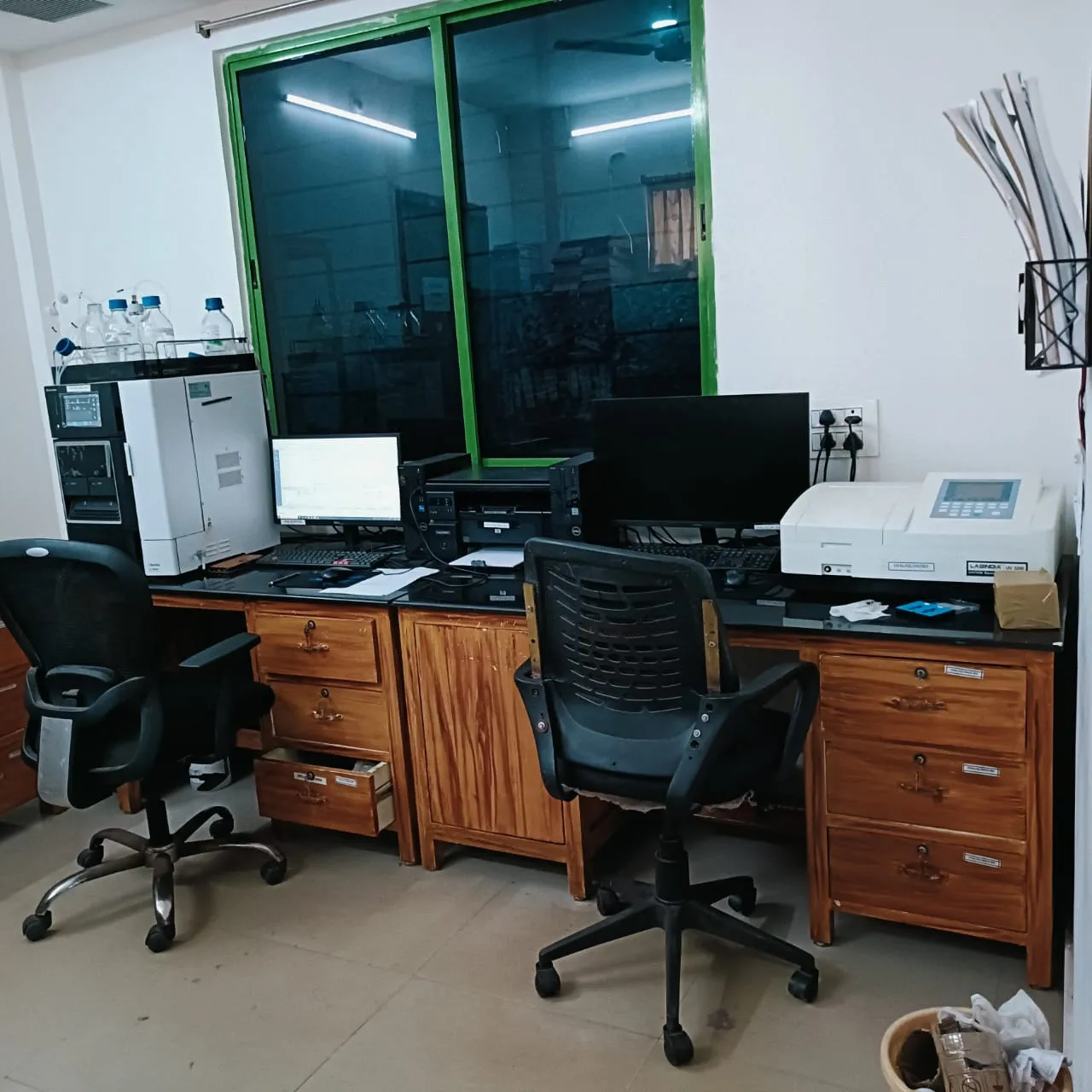 Quality-control laboratory with HPLC, GC and UV spectrophotometer